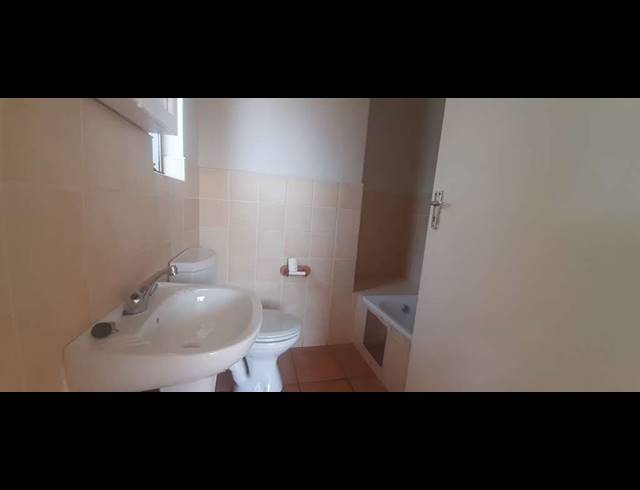 2 BEDROOM TOWNHOUSE FOR SALE IN CRYSTAL PARK